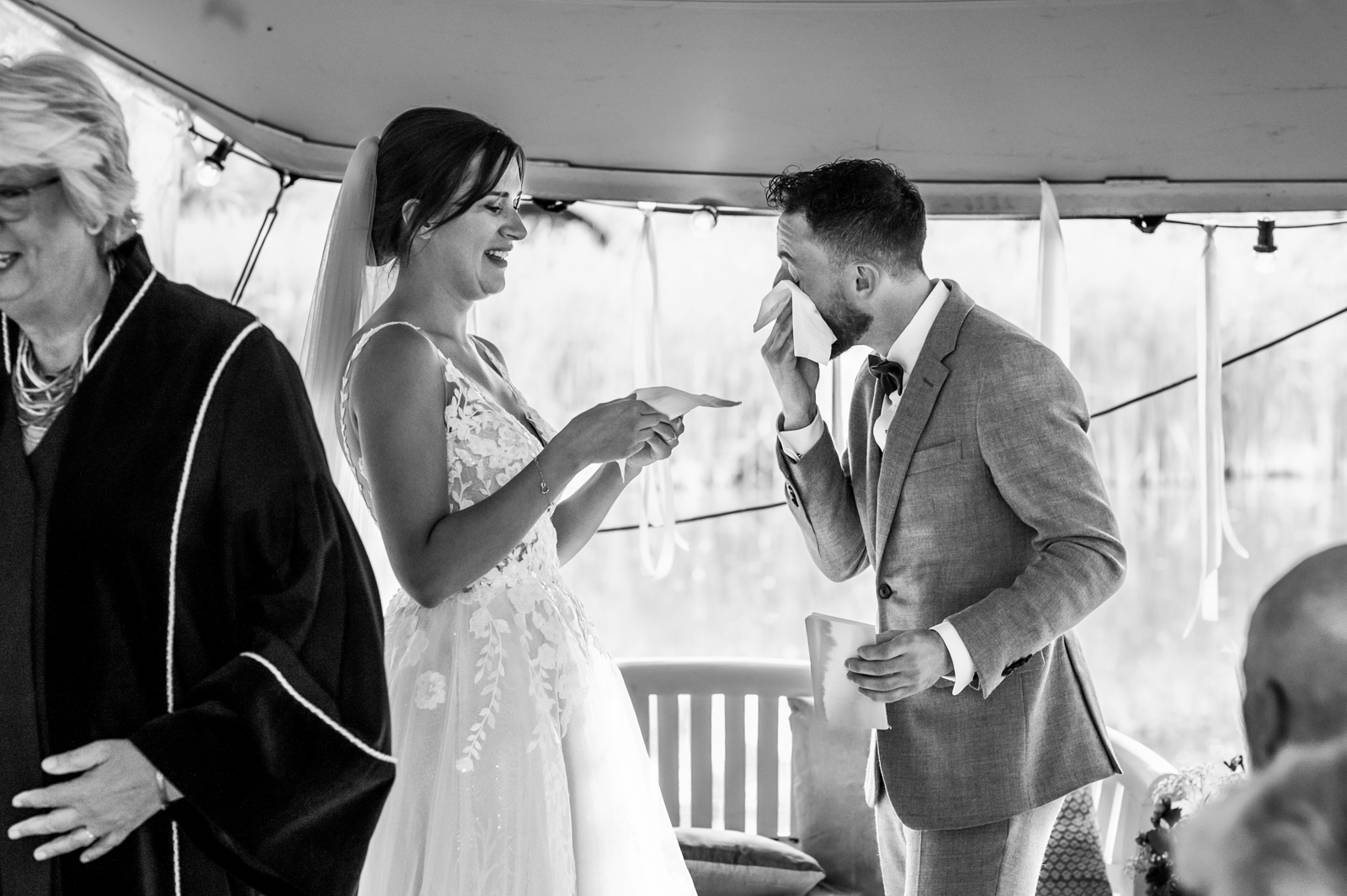 trouwen op landgoed vidaa, trouwen in rotterdam, trouwfotograaf rotterdam, bruidsfotograaf, wat kost een trouwfotograaf, het polderhuis, bergschenhoek