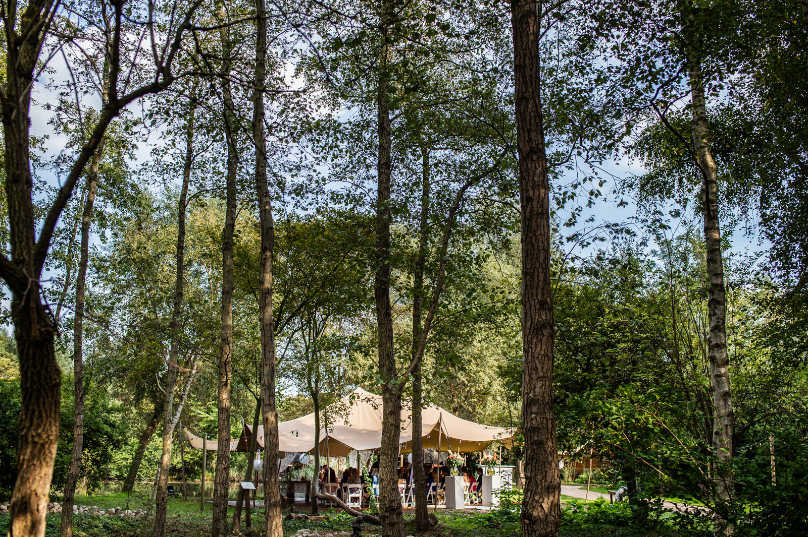 trouwen op landgoed vidaa, trouwen in rotterdam, trouwfotograaf rotterdam, bruidsfotograaf, wat kost een trouwfotograaf, het polderhuis, bergschenhoek