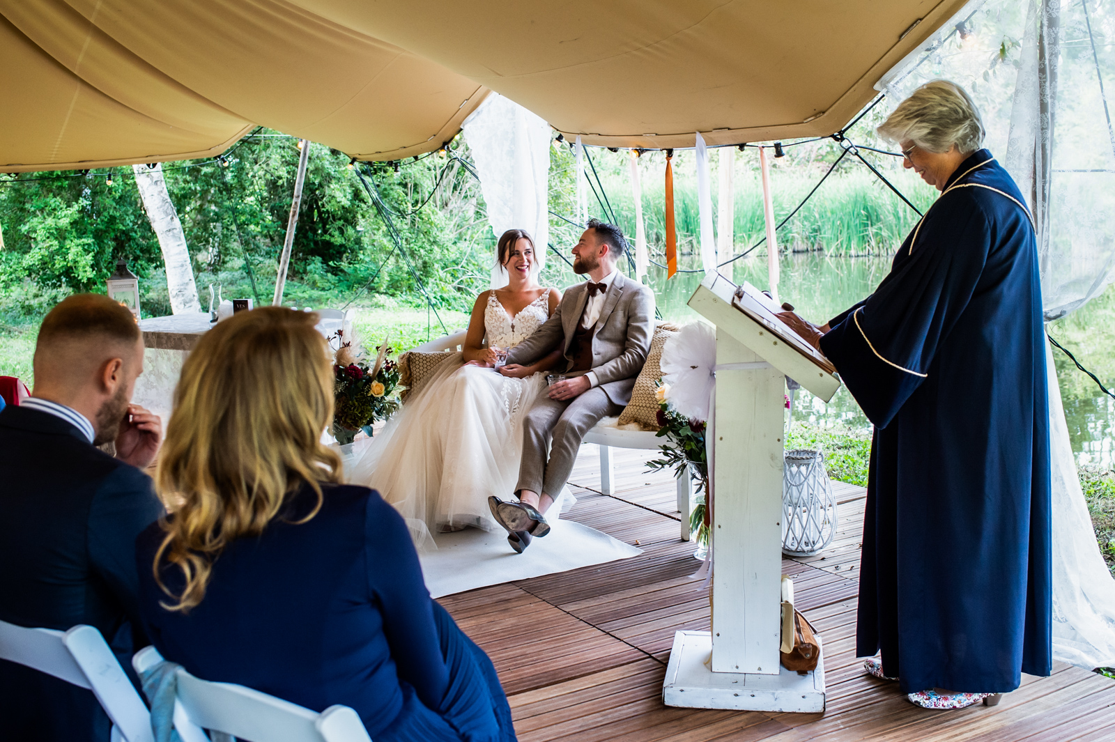 trouwen op landgoed vidaa, trouwen in rotterdam, trouwfotograaf rotterdam, bruidsfotograaf, wat kost een trouwfotograaf, het polderhuis, bergschenhoek