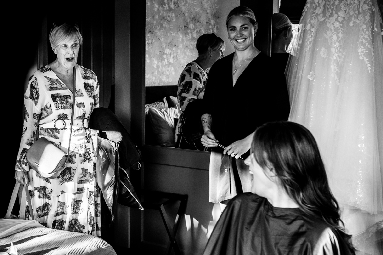 trouwen op landgoed vidaa, trouwen in rotterdam, trouwfotograaf rotterdam, bruidsfotograaf, wat kost een trouwfotograaf, getting ready