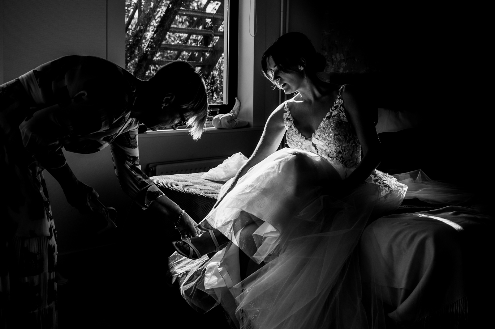 trouwen op landgoed vidaa, trouwen in rotterdam, trouwfotograaf rotterdam, bruidsfotograaf, wat kost een trouwfotograaf, getting ready