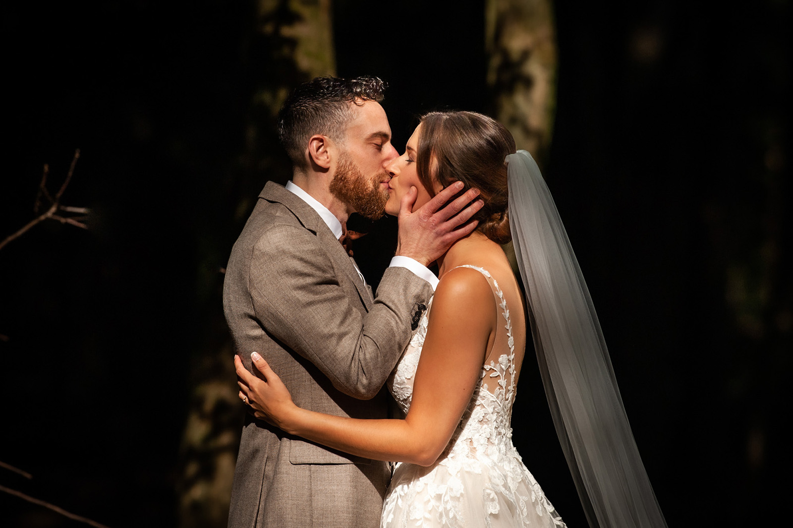 trouwen op landgoed vidaa, trouwen in rotterdam, trouwfotograaf rotterdam, bruidsfotograaf, wat kost een trouwfotograaf, het polderhuis, bergschenhoek