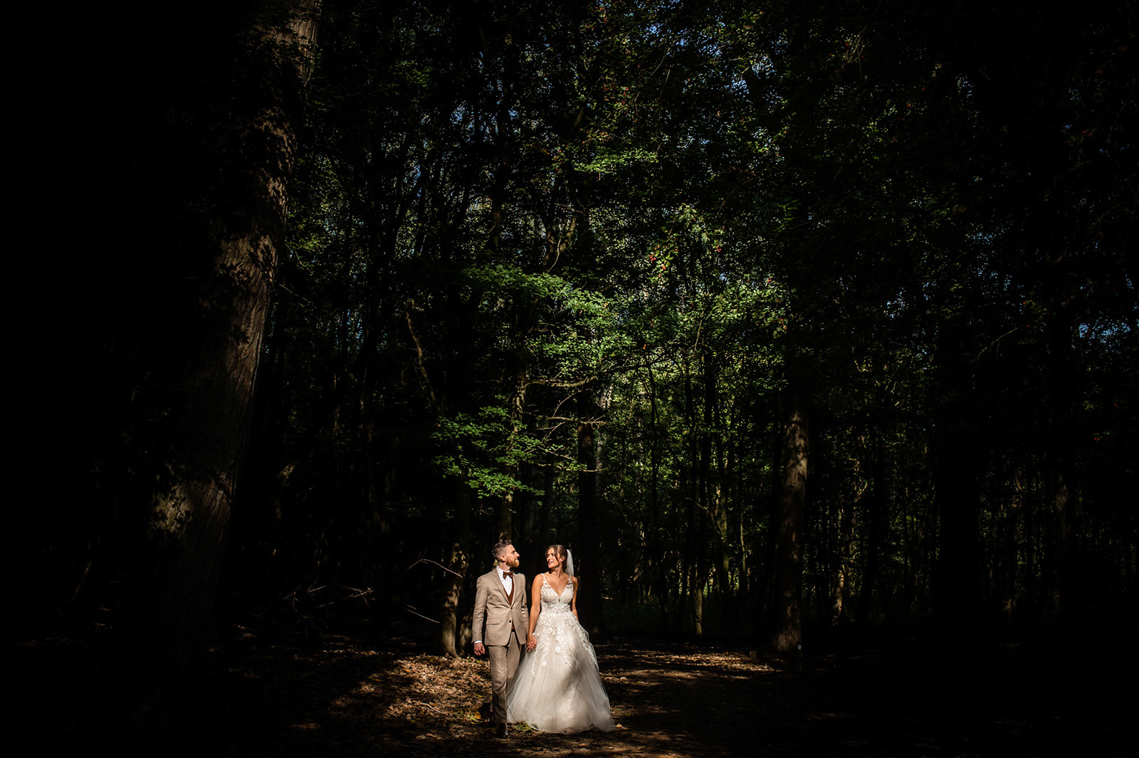 trouwen op landgoed vidaa, trouwen in rotterdam, trouwfotograaf rotterdam, bruidsfotograaf, wat kost een trouwfotograaf, het polderhuis, bergschenhoek