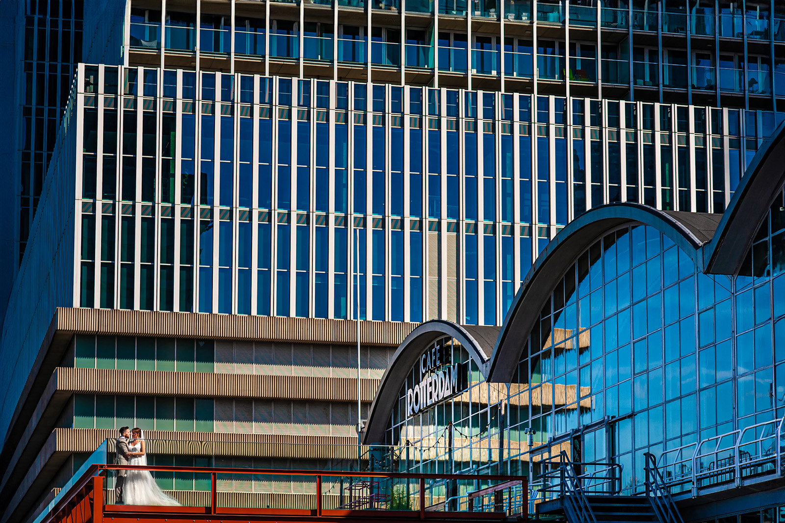 trouwen op landgoed vidaa, trouwen in rotterdam, trouwfotograaf rotterdam, bruidsfotograaf, wat kost een trouwfotograaf, het polderhuis, bergschenhoek