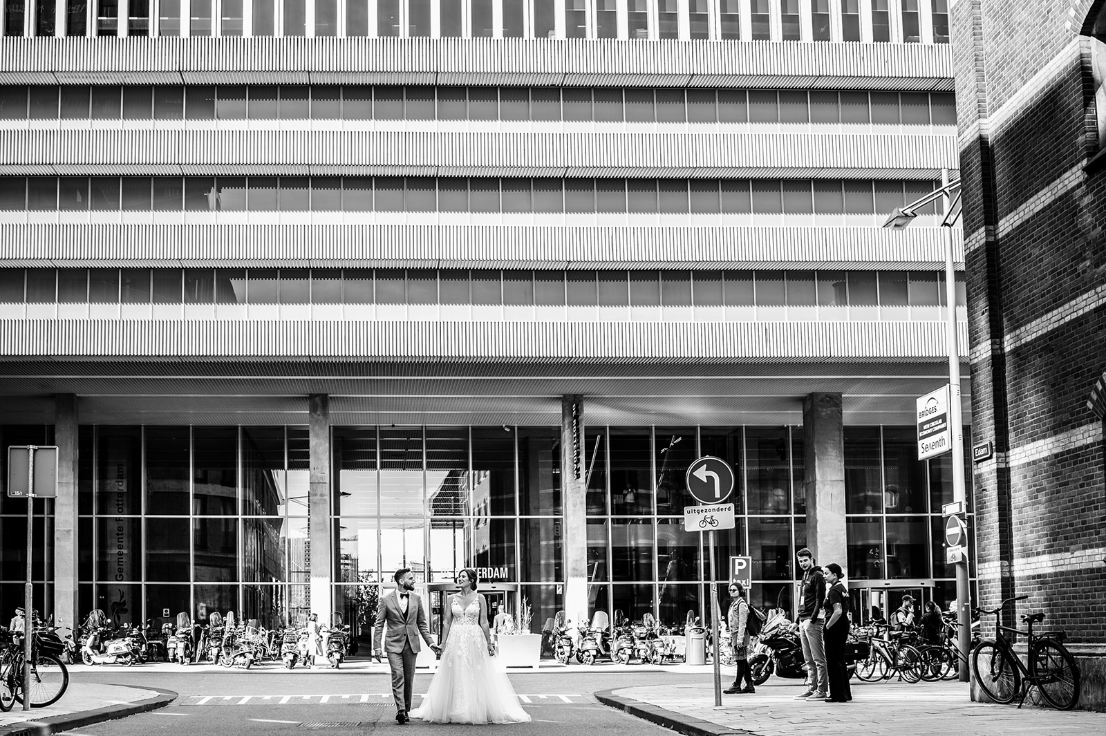 trouwen op landgoed vidaa, trouwen in rotterdam, trouwfotograaf rotterdam, bruidsfotograaf, wat kost een trouwfotograaf, het polderhuis, bergschenhoek