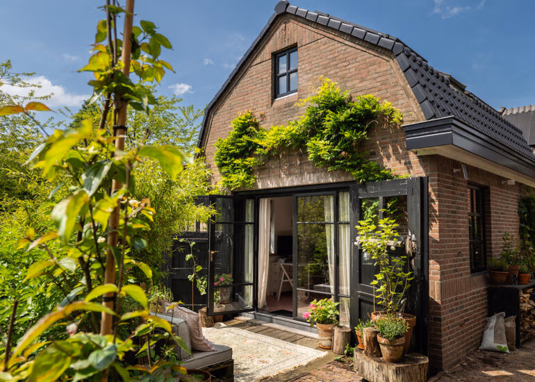 guesthouse rotterdam, huwelijksnacht rotterdam, huwelijksovernachting rotterdam, bed and breakfast rotterdam, vakantiehuisje rotterdam, tinyhouse rotterdam