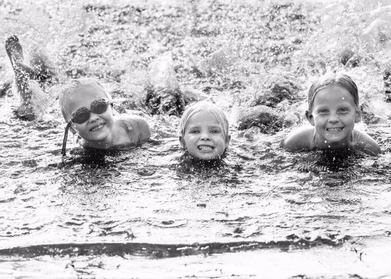 Familie fotoshoot in Emmen, Gezinsfotografie, Gezinsfotografie Emmen, Gezinsfotografie in Emmen, fotografie met kinderen, familiefeest